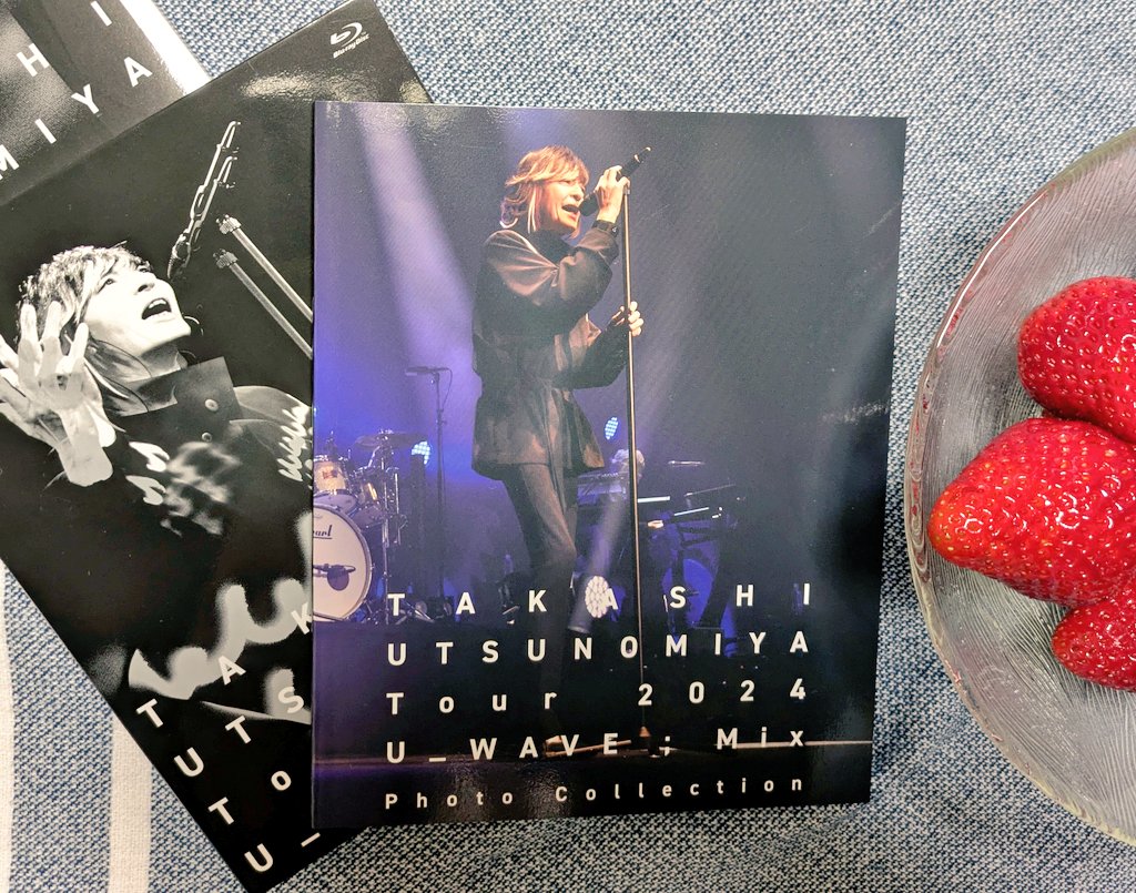 hachiwareneko38's tweet photo. さて、今から至福の時間🎵
ウツさんとイチゴ1パックひとりじめ🩷
#U_WaveMix https://t.co/wkKBh2F4CK
