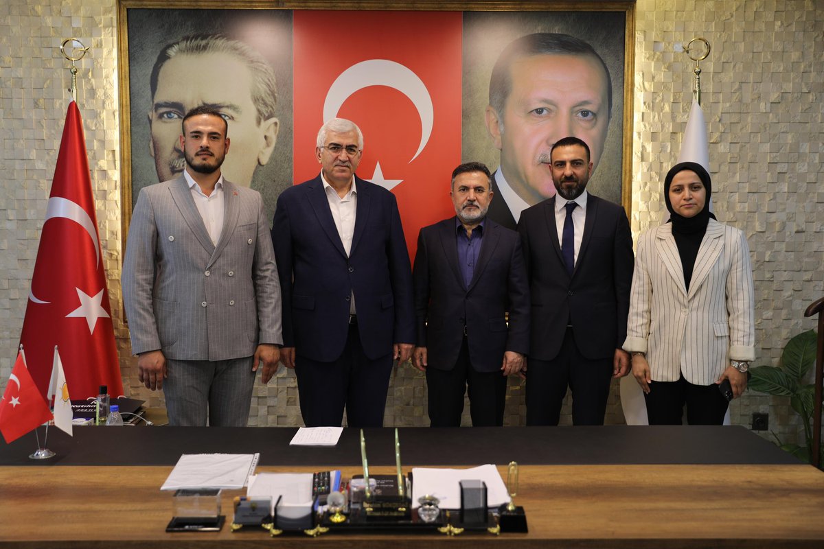 📍AK Parti Seyhan İlçe Başkanlığı 

İl Koordinatörümüz, Erzurum Milletvekilimiz Sn. <a href="/ozmehmetemin/">Mehmet Emin Öz</a> ve İl Başkanımız Sn. <a href="/Tamer_Dagli/">Tamer Dağlı 🇹🇷</a> ’ya nazik ziyaretleri için teşekkür ediyoruz. 

Gençlik Kolları olarak, destekleriyle daha güçlü adımlar atacağımıza inancımız tamdır.

<a href="/omerrcelik/">Ömer Çelik</a>