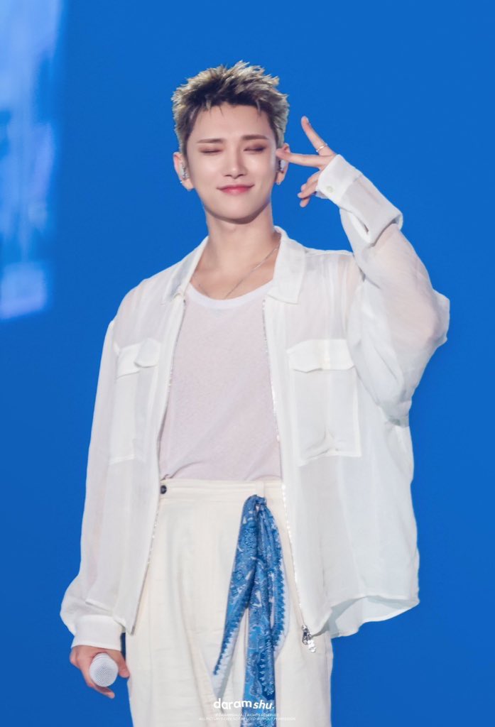 bisexshuaI's tweet photo. there's nothing funnier than joshua disappearing from the internet to the point people started calling him "enlisted in spirit" only for him to come back with a haircut that actually makes him look like he's enlisting 😭😭😭 no one is winning the idgaf war like him i swear https://t.co/70MHXY7ZvP
