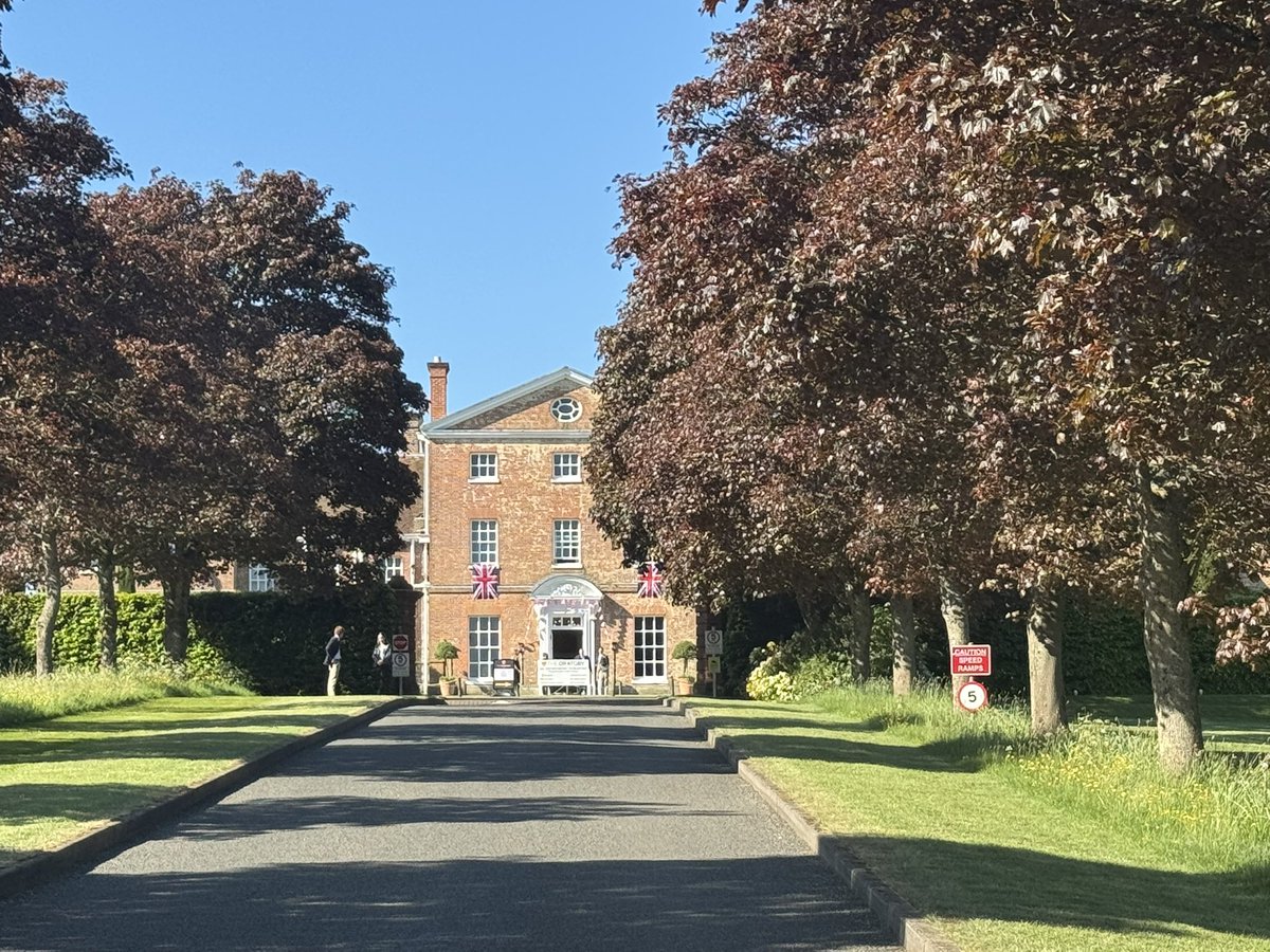 DavidBurton1971's tweet photo. Looking for a school in the sweeping Chilterns countryside which is very supportive, family-oriented and with a deserved reputation for its arts and sports

Children are involved in sport six days a week – there’s no getting out of it!

Consider @oratoryschool @OratorySport 

https://t.co/7aQB2u1wm0