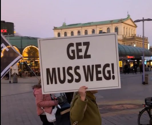 🚨 95 % meiner Follower wünschen sich nach dem Angriff von Böhmermann auf alternative Medien wie die „Clownswelt" eine Reform des ÖRR und ein Ende der Zwangsgebühren. 

Gehören Sie dazu? Ja oder nein?