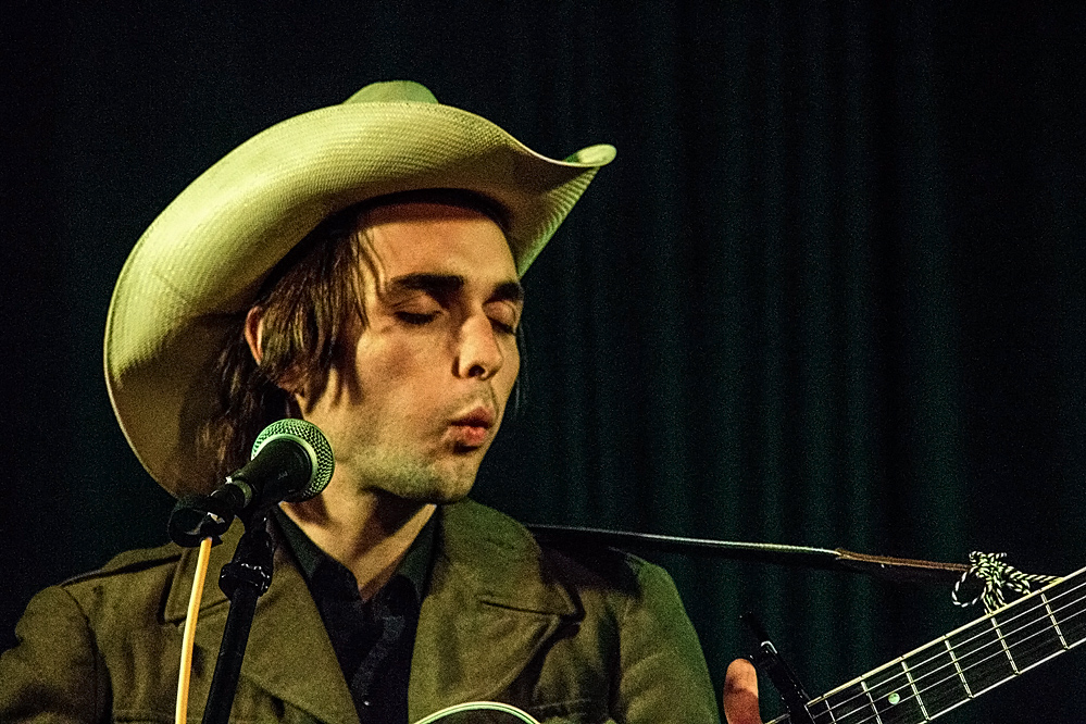 The Rocking Magpie ⦠Music reviews from the heart (@rockingmagpie) on Twitter photo This was a challenge - photographing a musician 'whistling'!! Austin Stambaugh <a href="/JumpinHotClub/">Jumpin Hot Club</a> This was a challenge - photographing a musician 'whistling'!! Austin Stambaugh <a href="/JumpinHotClub/">Jumpin Hot Club</a>