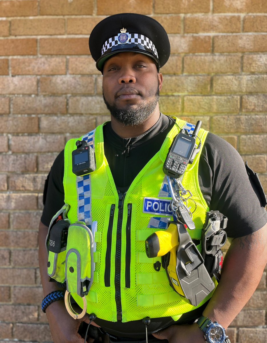 ESN Report (@es_news_) on Twitter photo No Backup No Kit No Hesitation
<a href="/dorsetpolice/">Dorset Police</a> <a href="/DorsetPoliceFed/">Dorset Police Fed</a> PC Demar Rowe proves what courage looks like when the cameras aren’t rolling
This is a story you won’t see on the front pages. No controversy. No outrage. Just raw, human bravery from a man who stepped up when most No Backup No Kit No Hesitation
<a href="/dorsetpolice/">Dorset Police</a> <a href="/DorsetPoliceFed/">Dorset Police Fed</a> PC Demar Rowe proves what courage looks like when the cameras aren’t rolling
This is a story you won’t see on the front pages. No controversy. No outrage. Just raw, human bravery from a man who stepped up when most