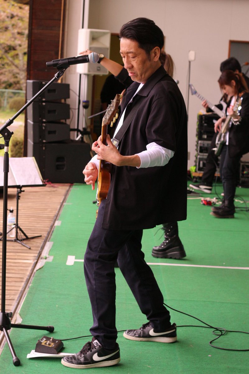 Sakura_Friends's tweet photo. 🌸SSS2025🌸
AppleGate (令和アニソンコピーバンド)

#AppleGate #SSS2025 #SSS #サウンズシャワー #さんのへ春まつり #三戸城跡 #城山公園 #アマチュアバンド #音楽フェス https://t.co/EjH9tlvJjX