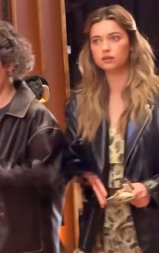 ağlıyorum çok güzelsin 😭😭😭😭😭