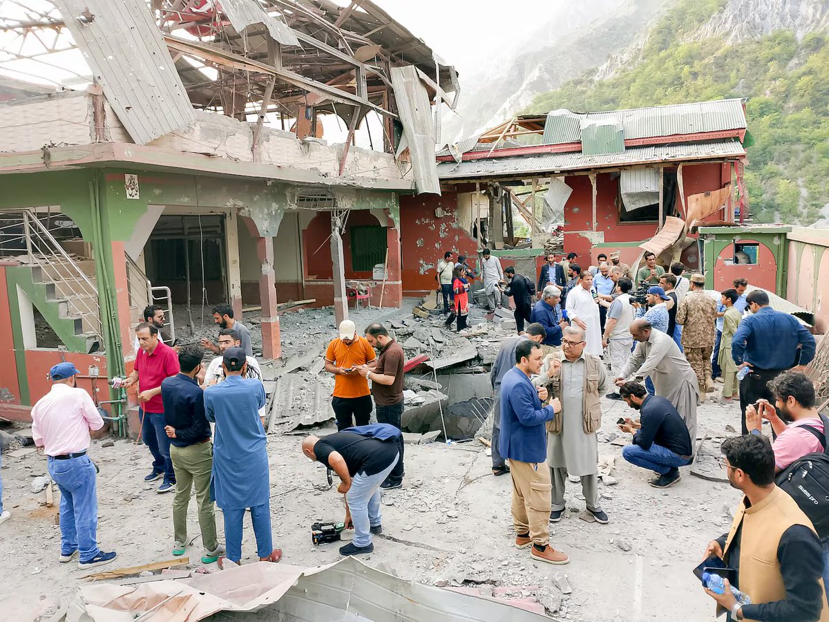 saxophonist95's tweet photo. Despite ZERO proof, India launched a cowardly midnight attack on Pakistan, targeting mosques, civilian homes, even women and children. But claimed they hit “terrorist camps.” 📌 International media visited the sites, no camps, no terrorists, just innocent lives lost. https://t.co/RVx0hwSLJi