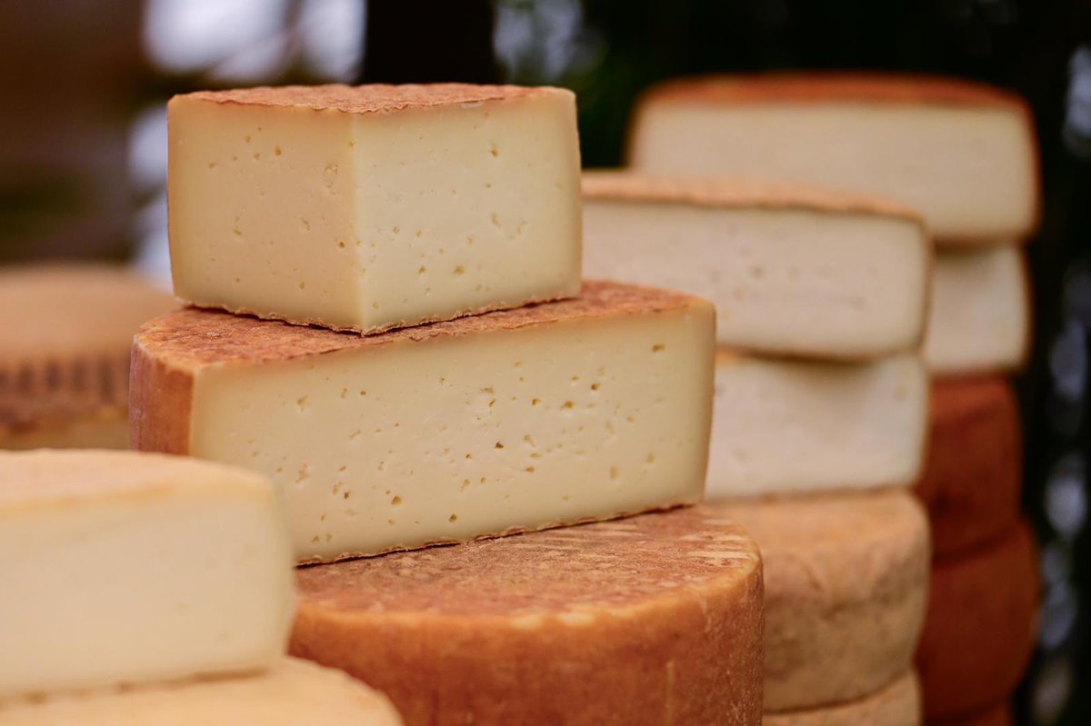 Este fin de semana estamos en la Feria Gran Canaria Me Gusta. Te esperamos en nuestro stand, donde podrás comprar productos elaborados en nuestra ciudad 🧀🫓🍷

📷Toni Hernández