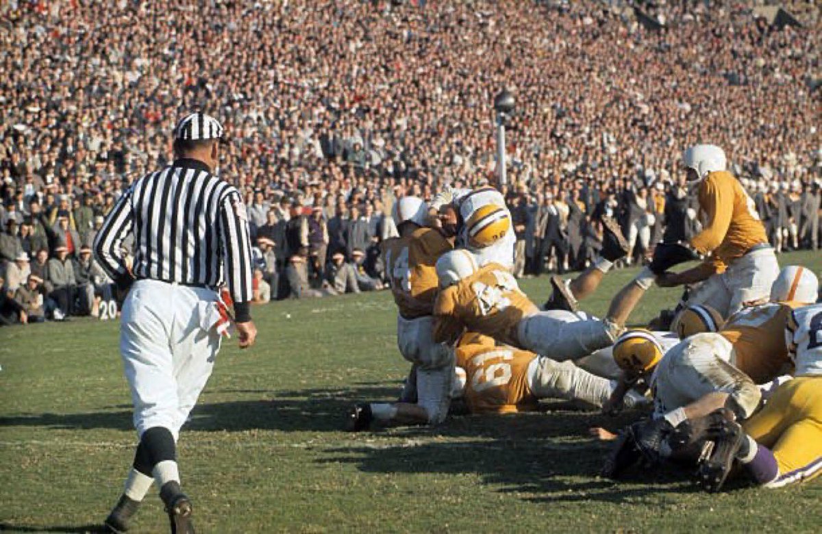 TopsDaddy's tweet photo. @More_Issues The Stop.  Billy Canon stopped at goal line for Vol 14-13 victory! https://t.co/MZEktFZ3bo