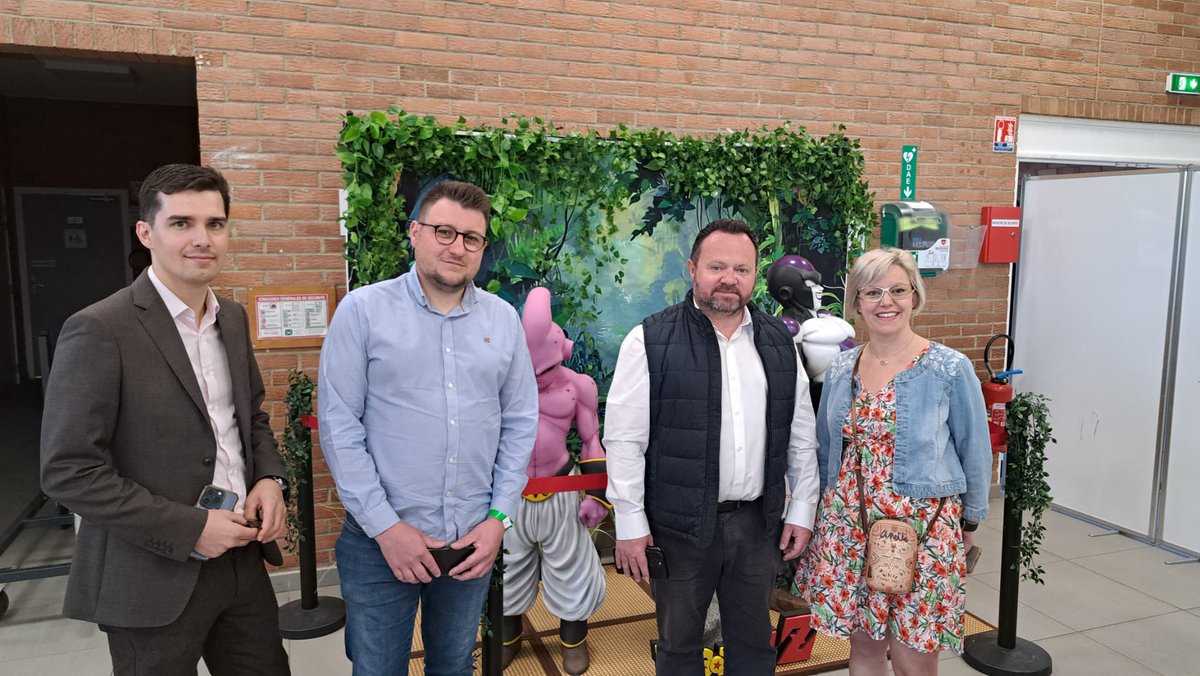 BrunoBilde's tweet photo. 🧧🥷🏻🦹🏻‍♀️ Le Salon du manga de #Wingles bat son plein aujourd’hui !
Merci aux passionnés et aux organisateurs pour leur accueil. https://t.co/3DXVpMVtHF