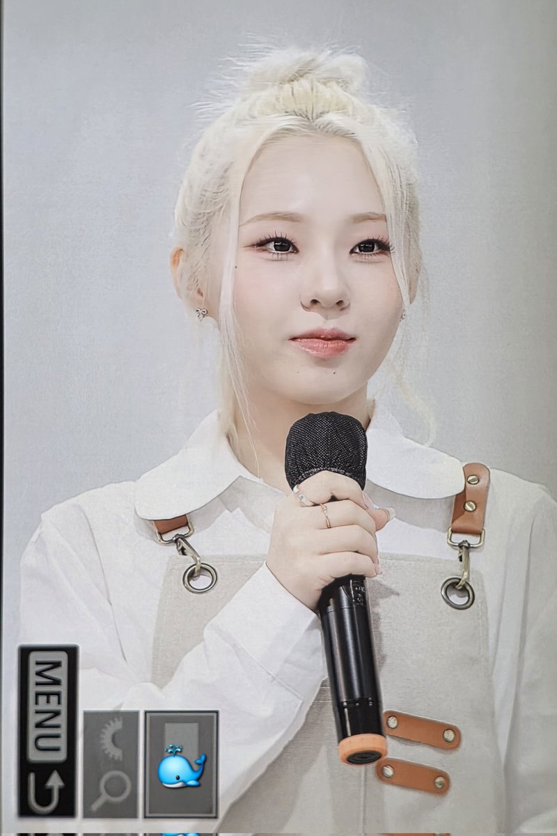 Whale_0331's tweet photo. 250510 2025 SEASONS GREETING 팬싸 프리뷰5

#ICHILLIN #아이칠린 #채린 #CHAERIN https://t.co/TxZb8sH92Q