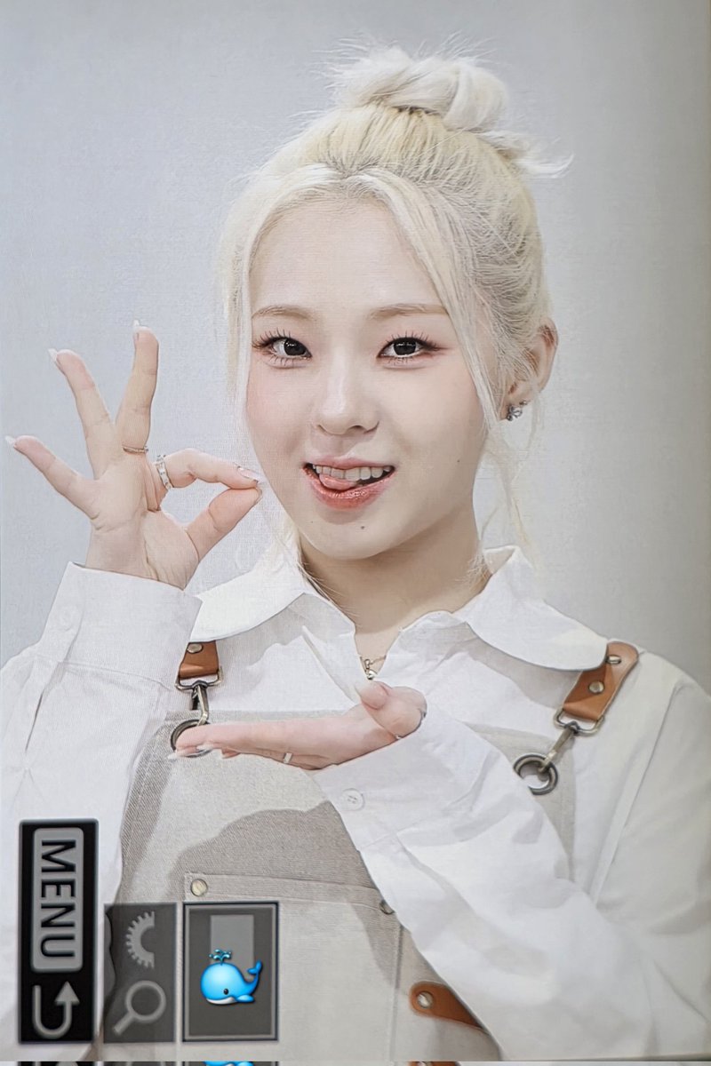 Whale_0331's tweet photo. 250510 2025 SEASONS GREETING 팬싸 프리뷰8

#ICHILLIN #아이칠린 #채린 #CHAERIN https://t.co/z6PYyqYzem