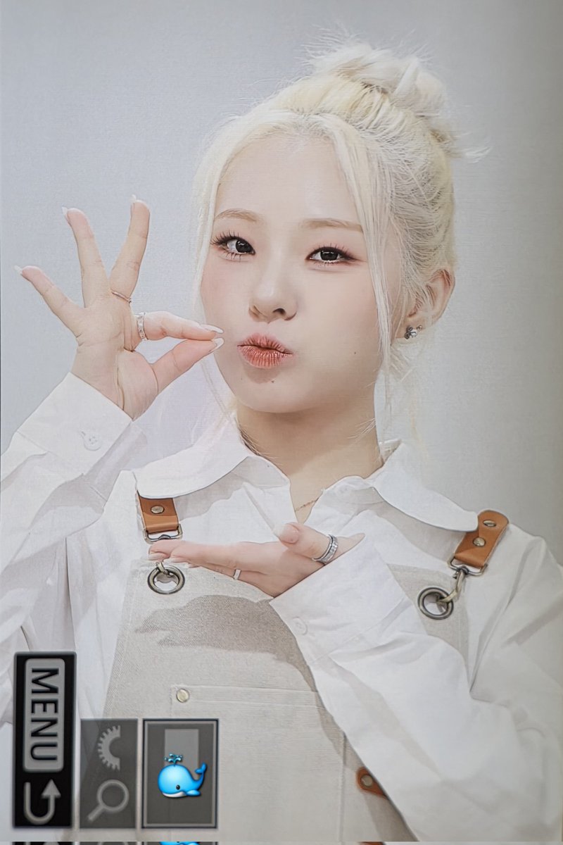 Whale_0331's tweet photo. 250510 2025 SEASONS GREETING 팬싸 프리뷰8

#ICHILLIN #아이칠린 #채린 #CHAERIN https://t.co/z6PYyqYzem