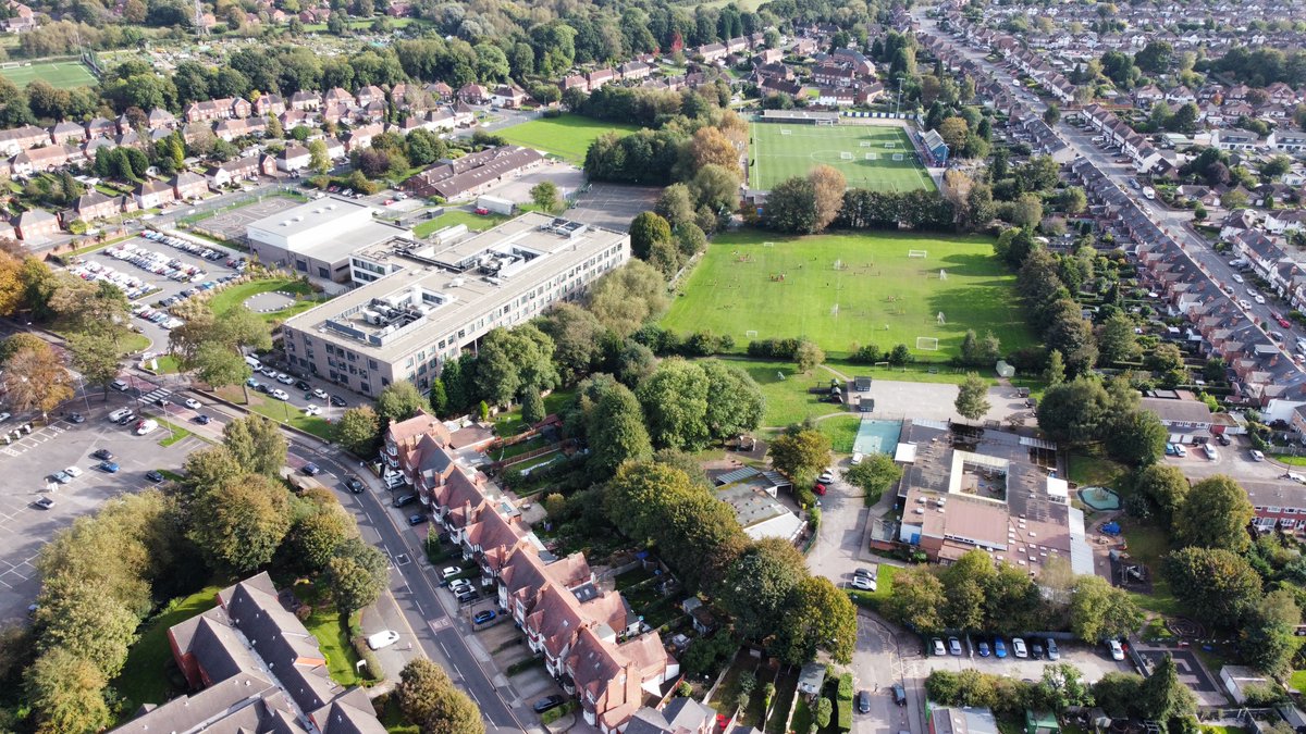 Have you got the skills &amp; passion to maintain the best surroundings possible for our pupils?

We're looking for a proactive team player who’s ready to roll up their sleeves.

Basic DIY skills are a plus, but a positive attitude is essential!

mynewterm.com/jobs/4210/EDV-…