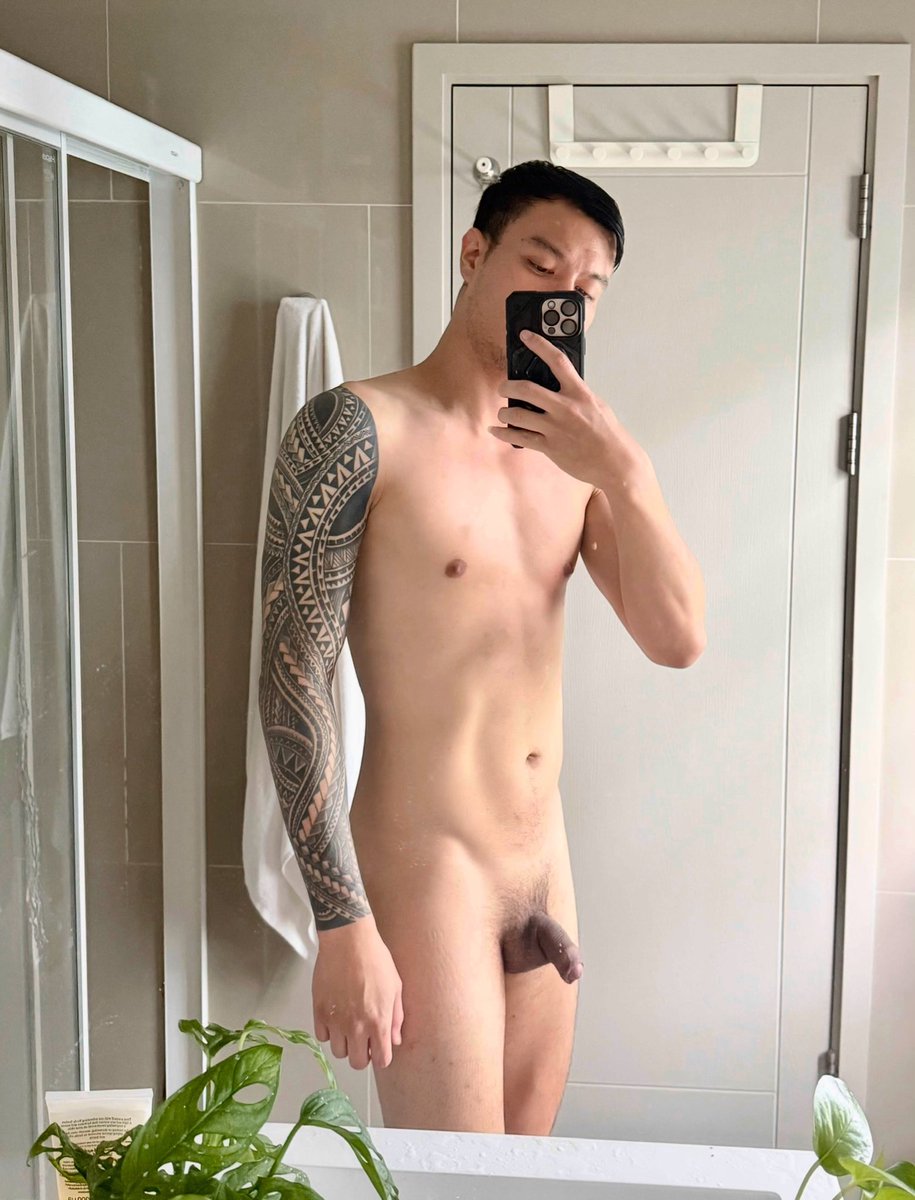 เด็กแว่นสักลาย tweet media