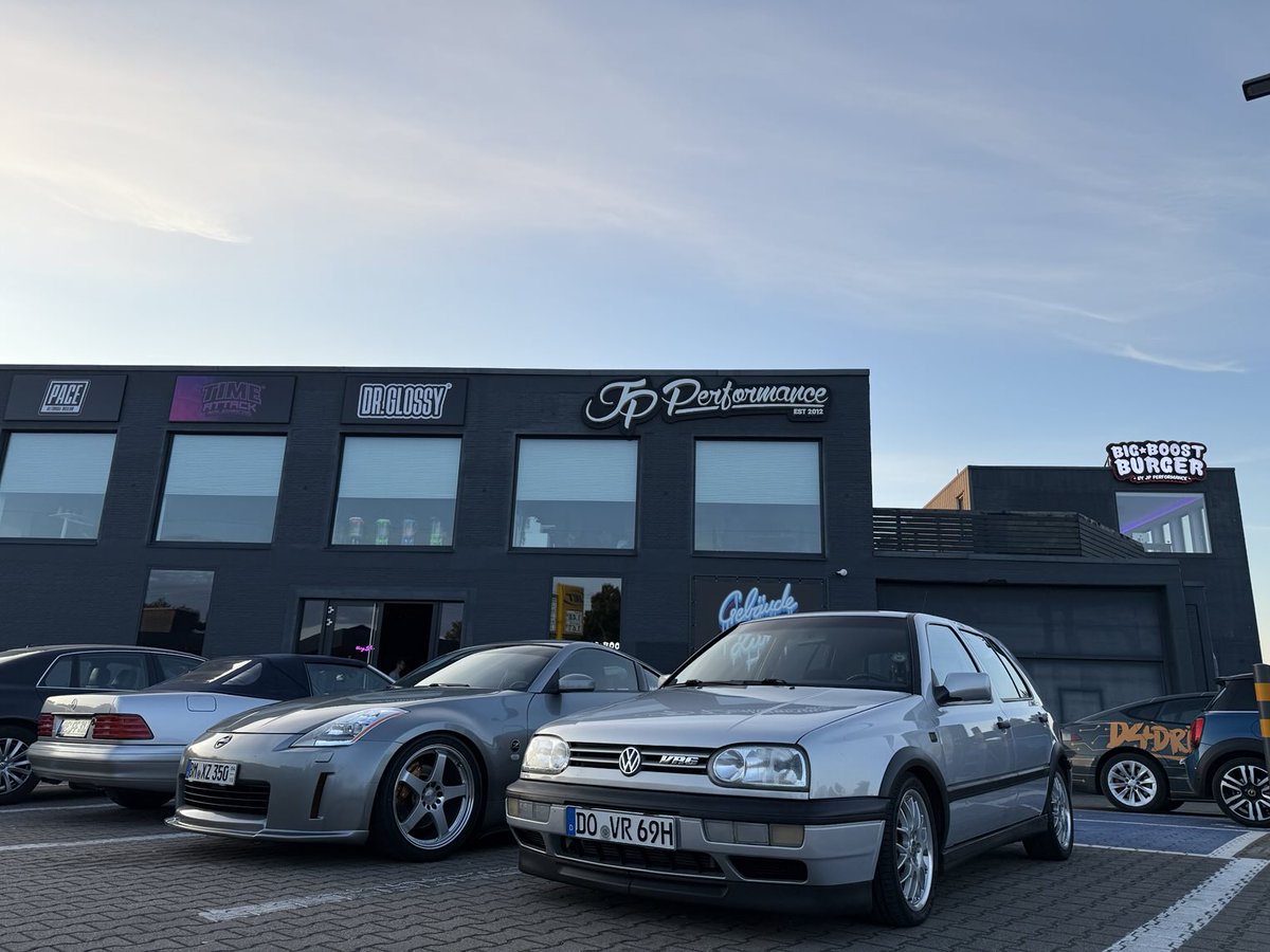 Had a nice sunny evening Ride with my good old friend ⁦<a href="/HanoukWilddog/">Hanouk</a>⁩ and his Lady 🤙 #VQ35 #VR6