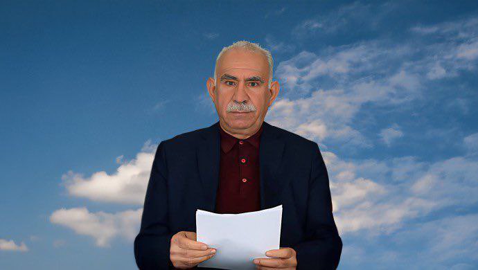 🔴 Abdullah Öcalan, çocuklar için şiir yazdı 
  
Tüm çocuklara
                                         
Bir sabah tanıştık onlarla
Açıldığında demir sürgülü, soğuk kapı
Her gün ki gibi dikildi gardiyan
Elinde bir yığın gazeteyle
Sordum ona; Bugün mektuplar gelmiş mi ?
“195