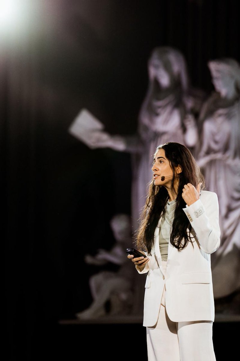 sari azout tweet media