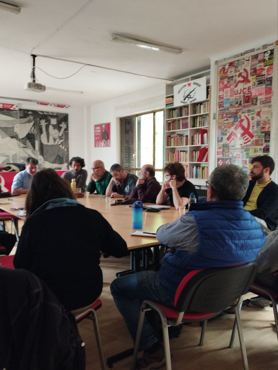 Partido Comunista de Madrid (@elpcm) on Twitter photo Comenzamos con una mañana militante de sábado 👇
🛠️ Escuela de formación sobre digitalización e inteligencia artificial en la sede de <a href="/PCM_Latina/">PCM de Latina</a>
🤹 Cuentacuentos "El ratón y la montaña" de Gramsci en nuestra sede regional repleta de peques 🐀 Comenzamos con una mañana militante de sábado 👇
🛠️ Escuela de formación sobre digitalización e inteligencia artificial en la sede de <a href="/PCM_Latina/">PCM de Latina</a>
🤹 Cuentacuentos "El ratón y la montaña" de Gramsci en nuestra sede regional repleta de peques 🐀