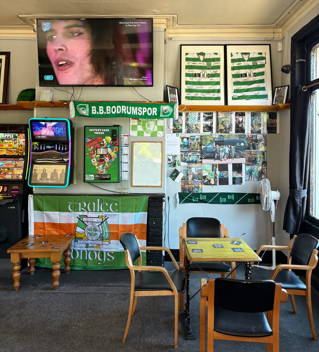 First pub of the day, first ones in the door at The Railway Tavern, Lower Sydenham. This is a nice working class local that is a meeting point for Celtic fans south of the river.
#railwaytavern #celtic #pub