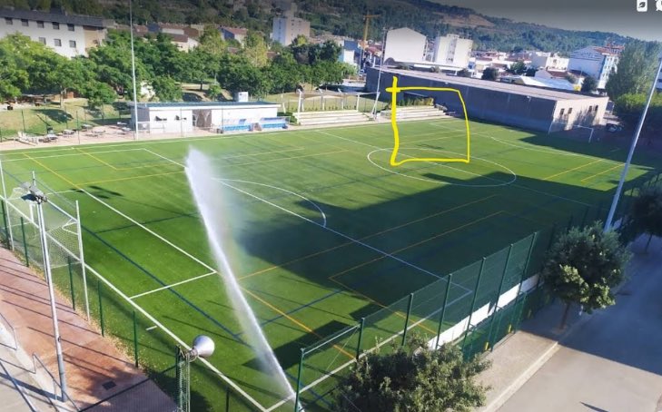 ‼️ Demanem si us plau que els nostres aficionats s'ubiquin a la zona indicada en color groc a les dues imatges.

🤝 Agraïm al conjunt local les gestions per reservar-nos un espai.

Ens veiem a les 7 💪🏻⚽️🔴🔵