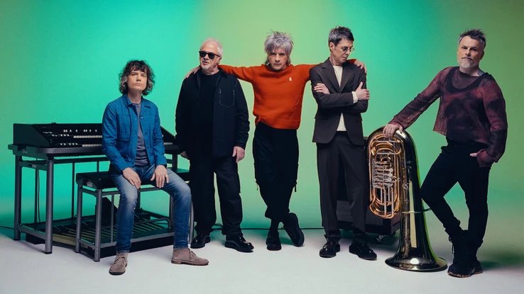 ‼️ Joyeux anniversaire à #Indochine qui fête aujourd’hui ses 44 ans ! 🎂

L’occasion de rendre hommage à Nicola mais aussi à tous les anciens membres du groupe qui ont façonné à leur manière la patte Indochine, à l’instar des membres actuels : Oli, Boris, Marc et Ludwig 🎉