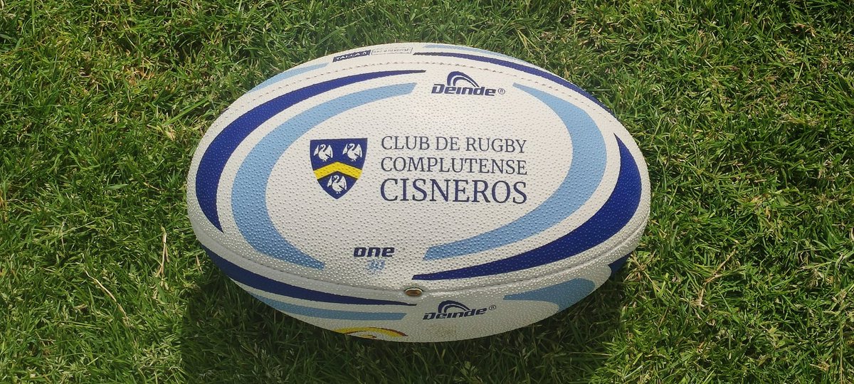 ☘️ Se juega en el Complutense. Antes, un minuto de silencio en honor a Dnaiel Fernández.
#VamosAzules