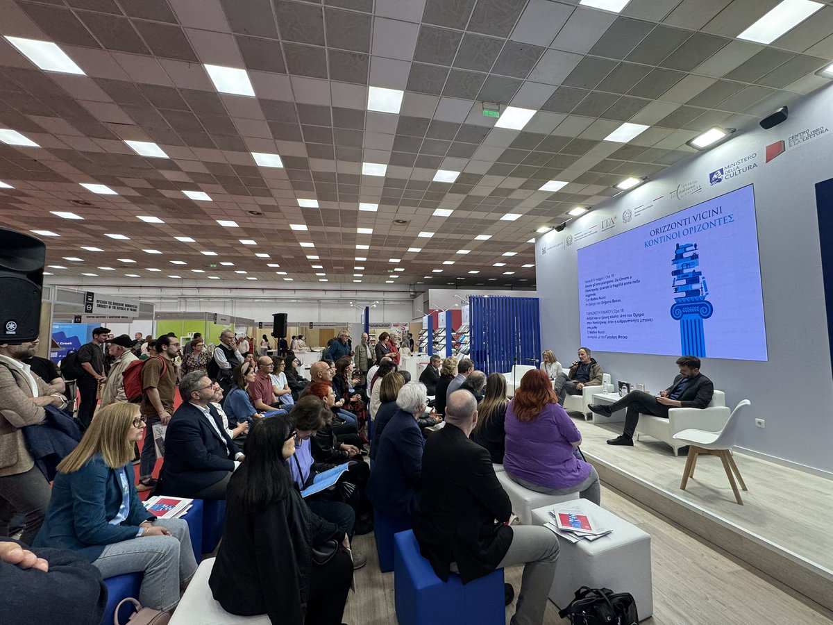 Ex Libris (@ex_libris_com) on Twitter photo Il pubblico del Padiglione italiano della <a href="/Thessbookfair/">Thessaloniki Book Fair</a> non si fa certo desiderare 🫶
Fino a domani prosegue il programma dell’Italia Ospite d’Onore 🇮🇹 🇬🇷
<a href="/gdl_AIE/">Giornale della Libreria</a> <a href="/IICAtene/">ISTITUTO ITALIANO DI CULTURA DI ATENE</a> Il pubblico del Padiglione italiano della <a href="/Thessbookfair/">Thessaloniki Book Fair</a> non si fa certo desiderare 🫶
Fino a domani prosegue il programma dell’Italia Ospite d’Onore 🇮🇹 🇬🇷
<a href="/gdl_AIE/">Giornale della Libreria</a> <a href="/IICAtene/">ISTITUTO ITALIANO DI CULTURA DI ATENE</a>