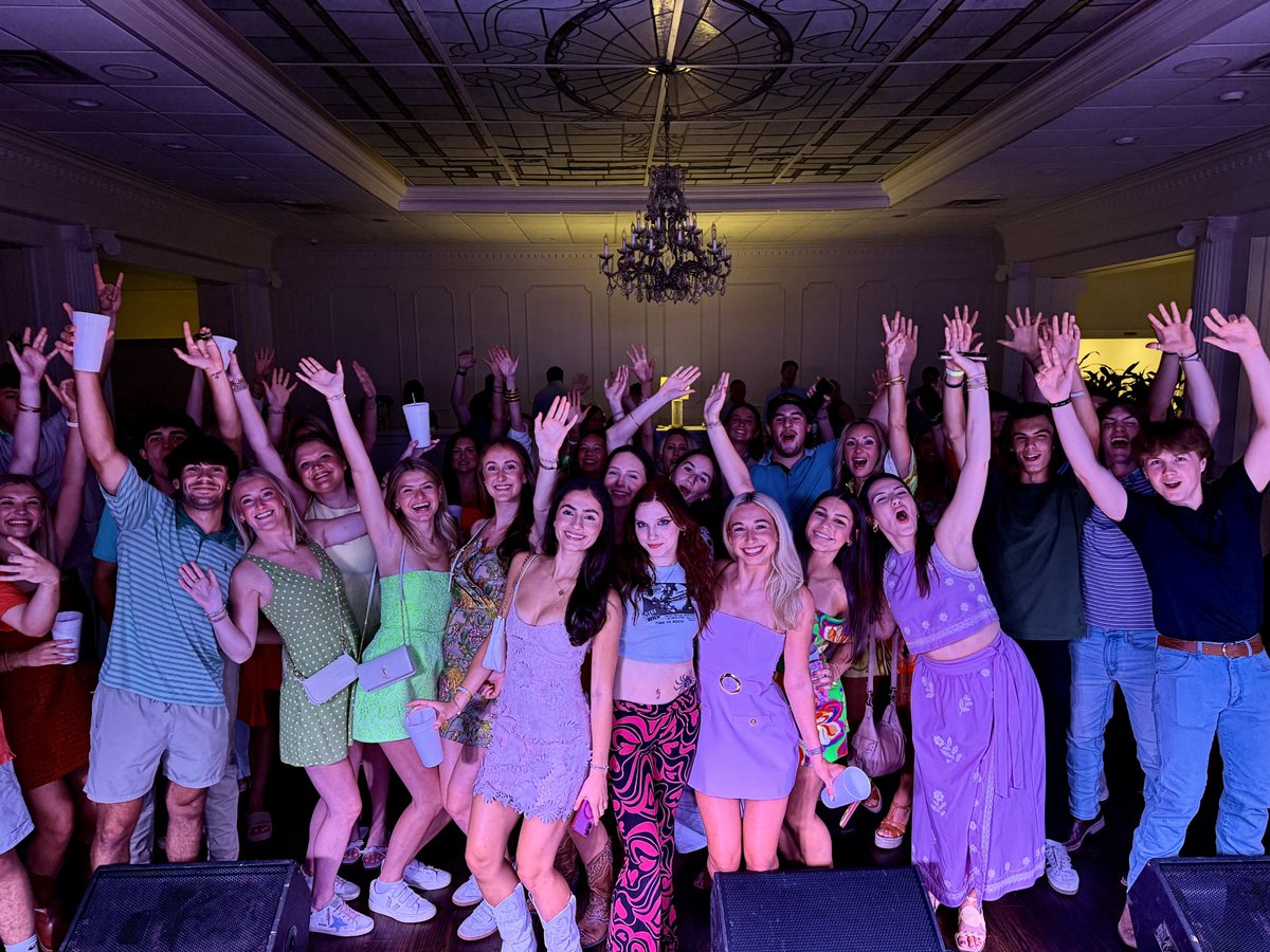 Partying with some seniors in Monroe 🎓🤘🏼
.
#flybyradio #graduate #graduationparty #seniors #emptynesters #classof2025