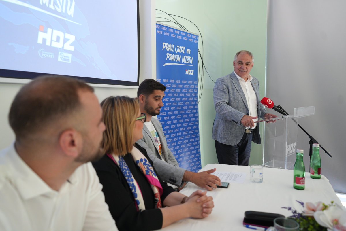 Andrej Plenković (@andrejplenkovic) on Twitter photo U Solinu sam sudjelovao na predstavljanju 29 mjera za mlade do 2029. u organizaciji <a href="/HDZmladez/">Mladež HDZ</a> i Zajednice žena Katarina Zrinski HDZ-a Splitsko-dalmatinske županije.
✅Prioritet su potpore za stipendiranje, mjere za priuštivo stanovanje i razvoj digitalnih vještina.
Iskazali U Solinu sam sudjelovao na predstavljanju 29 mjera za mlade do 2029. u organizaciji <a href="/HDZmladez/">Mladež HDZ</a> i Zajednice žena Katarina Zrinski HDZ-a Splitsko-dalmatinske županije.
✅Prioritet su potpore za stipendiranje, mjere za priuštivo stanovanje i razvoj digitalnih vještina.
Iskazali