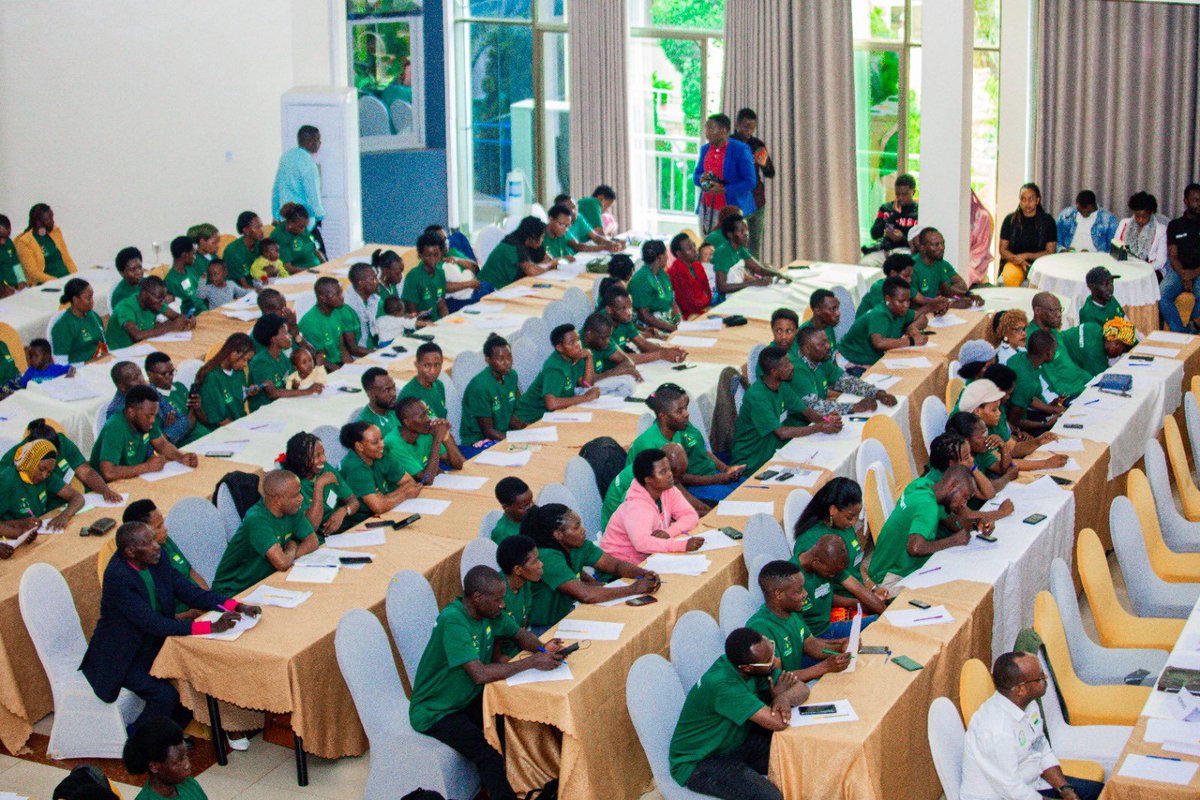 Kuri uyu,  10 Gicurasi 20205, Ishyaka Green Party of Rwanda, bahuriye mu nama ya Biro  Politiki aho  Intego nyamukuru kwari ukwemeza  abakomiseri bashya no kuziba icyuho muri komite zitandukanye
<a href="/DemGreenPartyRw/">Democratic Green Party of Rwanda 🇷🇼</a>
<a href="/Drfrankhabineza/">Dr.Frank Habineza</a>
