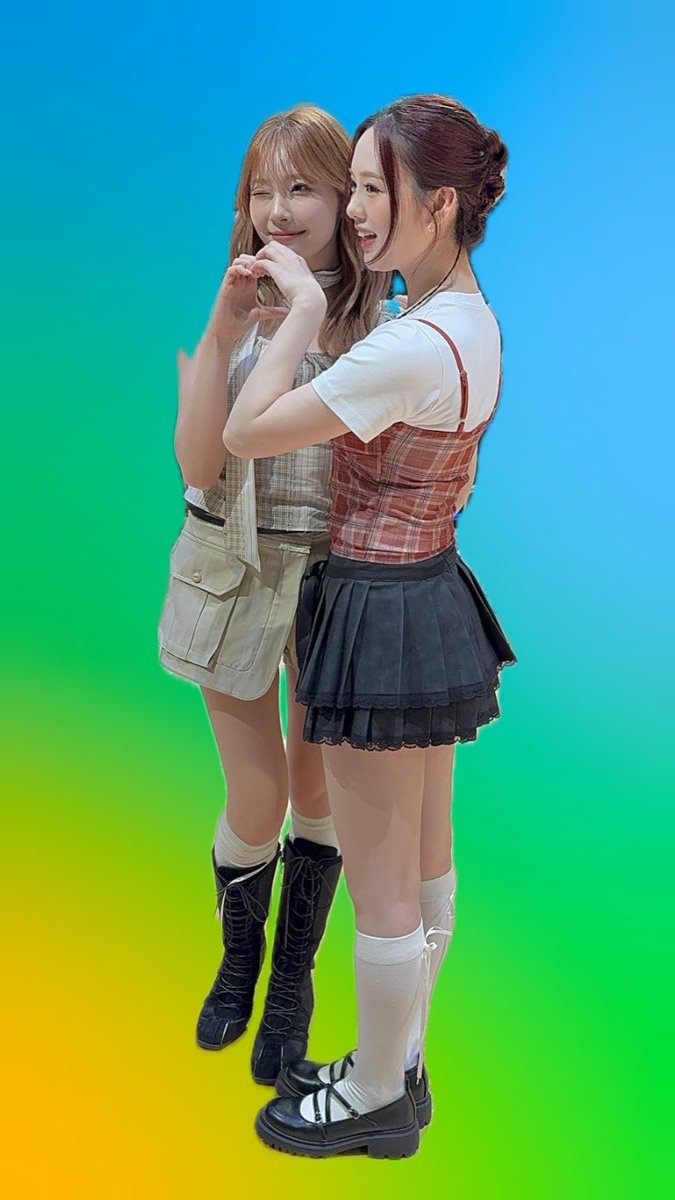 マユカちゃんからファンサを貰えて(多分)幸せだったし、短い時間でも9人全員がWithU1人1人にファンサするって気持ちを感じ取れて、それだけで幸せな気分でした😭🌈my best shotお納め下さい💚🩵
NiziUの存在のおかげで何とか研修医になれたので、スクラブ×白衣で参戦🩺(明日も！)
#NiziU_全員挨拶会