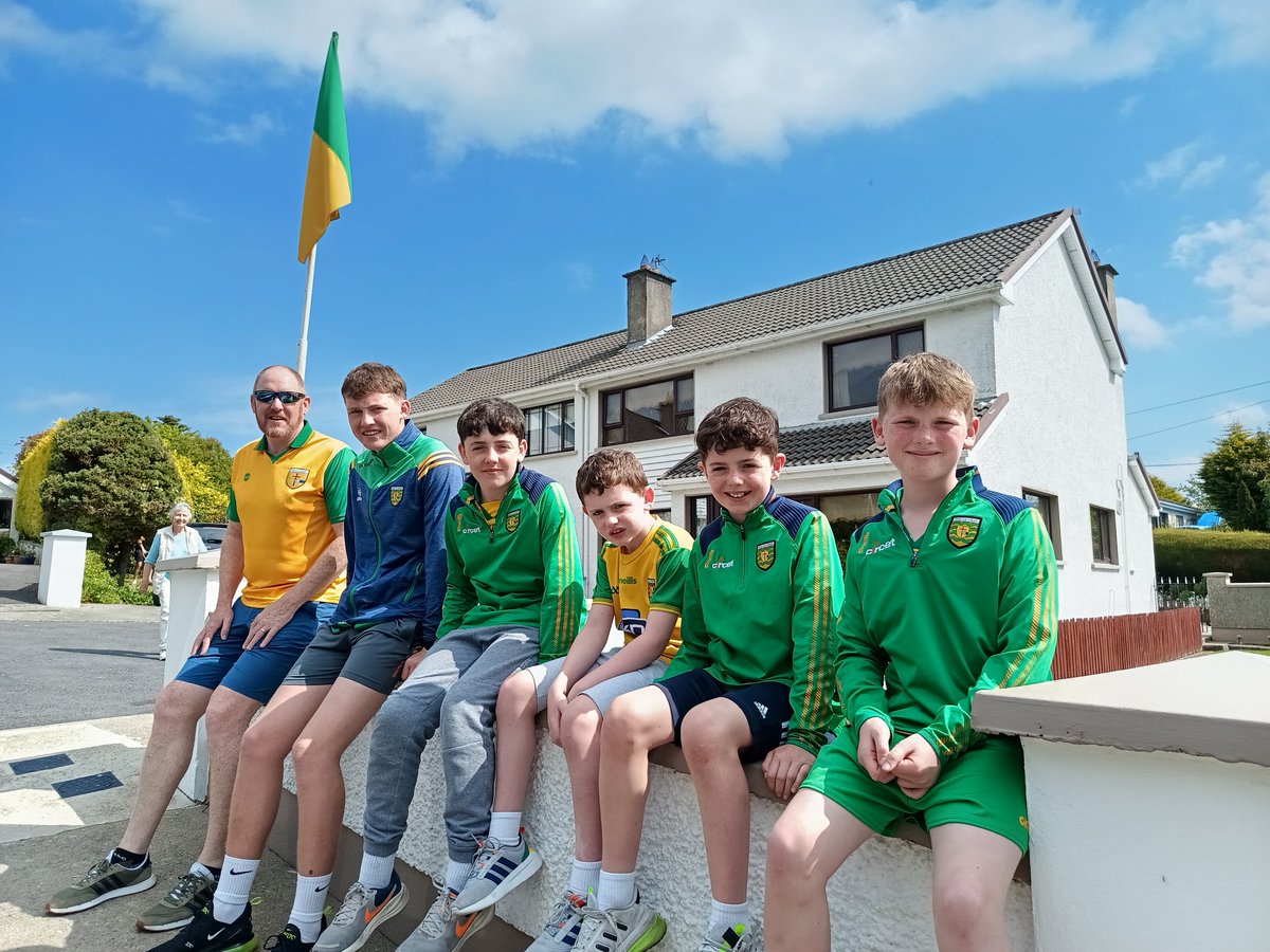 John Haran (@johnjazzharan) on Twitter photo All set for Clones, our neighbors of 50 years Barney MC Monagle a loyal and long <a href="/officialdonegal/">CLG Dhún na nGall</a> and <a href="/StEunansGAA/">St. Eunan's GAA Club</a> supporter always has the flag out for an Ulster Final or County Final.
#GAA #Family All set for Clones, our neighbors of 50 years Barney MC Monagle a loyal and long <a href="/officialdonegal/">CLG Dhún na nGall</a> and <a href="/StEunansGAA/">St. Eunan's GAA Club</a> supporter always has the flag out for an Ulster Final or County Final.
#GAA #Family