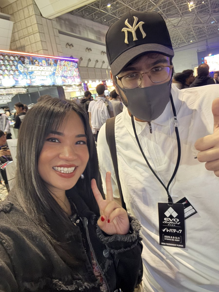 Kayane (@kayane) on Twitter photo MY HERO !!!! ❤️
So proud and happy for <a href="/yOReDz_TK/">yOReDz ➡️Evo🇯🇵</a> !
We finally met and I could cheer for him ! His Xiaoyu is REALLY absolutely amazing 😳 I am so inspired !
#EVOJapan2025 #EVOJ25 MY HERO !!!! ❤️
So proud and happy for <a href="/yOReDz_TK/">yOReDz ➡️Evo🇯🇵</a> !
We finally met and I could cheer for him ! His Xiaoyu is REALLY absolutely amazing 😳 I am so inspired !
#EVOJapan2025 #EVOJ25