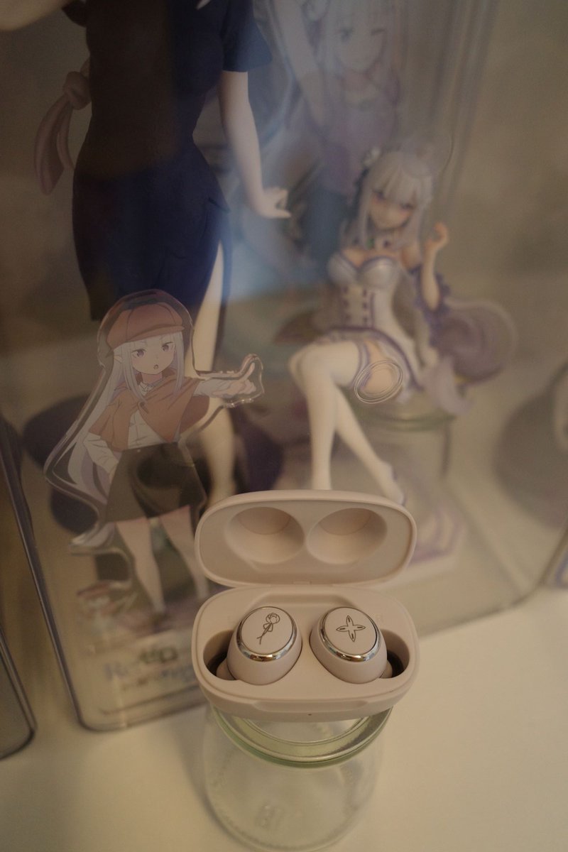 yosoro614's tweet photo. エミリア ONKYOワイヤレスイヤホン来た!

#rezero #エミリア #高橋李依 https://t.co/9OidVolNpu