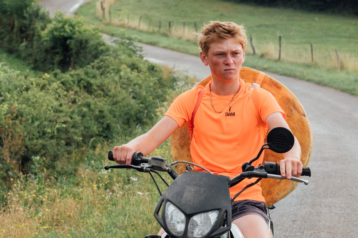 HOLY COW (15) 🎥

18-year-old Totone spends most of his time drinking beer and partying with his group of friends until reality catches up with him when he has to take care of his 7-year-old sister and find a way to make a living.

📆 16th &amp; 17th May
🎟️ loom.ly/i8nU_Q4