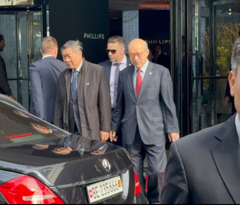 BREAKING: China’s Vice Premier He Lifeng and his delegation abruptly walked out midway through U.S.-China trade talks in Geneva with U.S. Treasury Secretary Scott Bessent. 

No explanation was given for their sudden departure.

Here is my guess. They viewed Trump’s demands as a