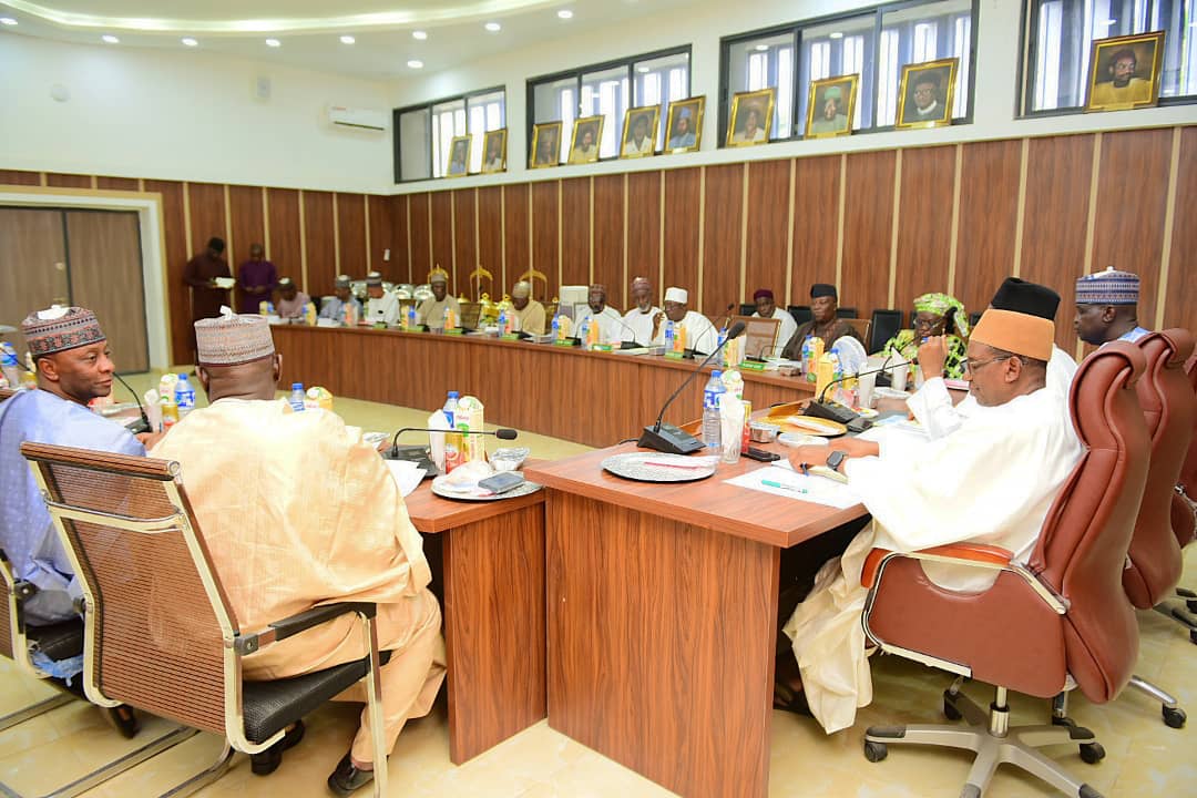 arcsamueljatau's tweet image. Ahead of the Northern States Governors’ Forum holding today, I joined my colleagues—Secretaries to the Governments of the northern states—for a prelude meeting. Laying the groundwork for impactful dialogue.
-SNJ