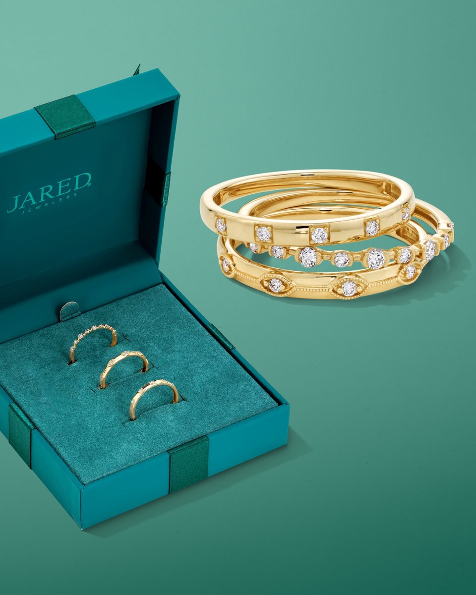 Pressed for time, not for meaning. Gift Mom an unforgettable jewelry set, conveniently wrapped in something beautiful. 🎁 

Shop Now: ms.spr.ly/6015SrWIT