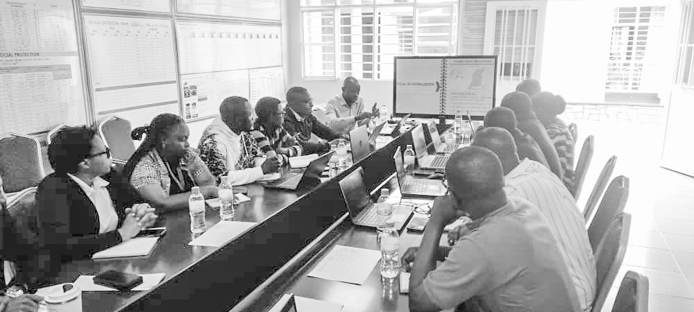 Members of RALGA's Commission on Local Finance conducted a benchmarking visit to Gisagara District.
They discussed key areas including:
-Local revenue collection
-Disaster management
-Public Finance Management
-Management of local economic development projects
-School feeding,...