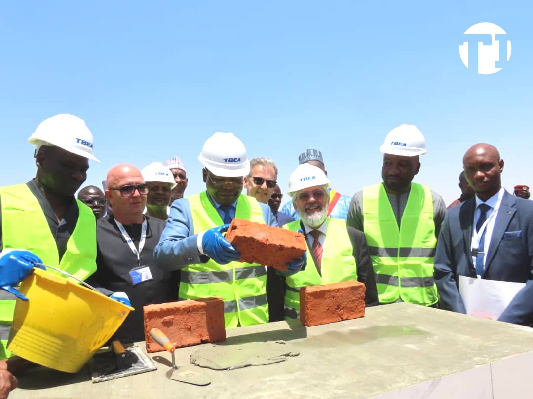 tchadinfos's tweet photo. Le Premier ministre Allah-Maye Halina a présidé, ce samedi 10 mai 2025, la cérémonie de pose de la première pierre pour la construction de la centrale solaire de #Gassi, #Lamadji et #Klessoum. Ce projet s'inscrit dans le cadre des initiatives visant à renforcer et à étendre le réseau électrique de #NDjaména, contribuant ainsi à une meilleure accessibilité à l'énergie pour la population.#Tchad 🇷🇴