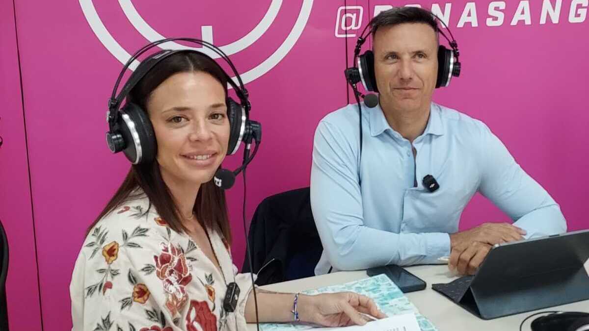 IB3 (@ib3) on Twitter photo 📻✨ Avui el programa #VidaSaludable d’@IB3Radio, conduït per <a href="/carloshern79/">Carlos Hernández</a>, s’emet des de la 🏥 <a href="/donasangbalears/">Banc de Sang i Teixits</a>, per fer una crida urgent 🚨 a la donació de sang.
🩸 Estam sota mínims!
🙏 Vine a donar! 💪❤️
#DonaSang #VidaSaludable #IB3 📻✨ Avui el programa #VidaSaludable d’@IB3Radio, conduït per <a href="/carloshern79/">Carlos Hernández</a>, s’emet des de la 🏥 <a href="/donasangbalears/">Banc de Sang i Teixits</a>, per fer una crida urgent 🚨 a la donació de sang.
🩸 Estam sota mínims!
🙏 Vine a donar! 💪❤️
#DonaSang #VidaSaludable #IB3