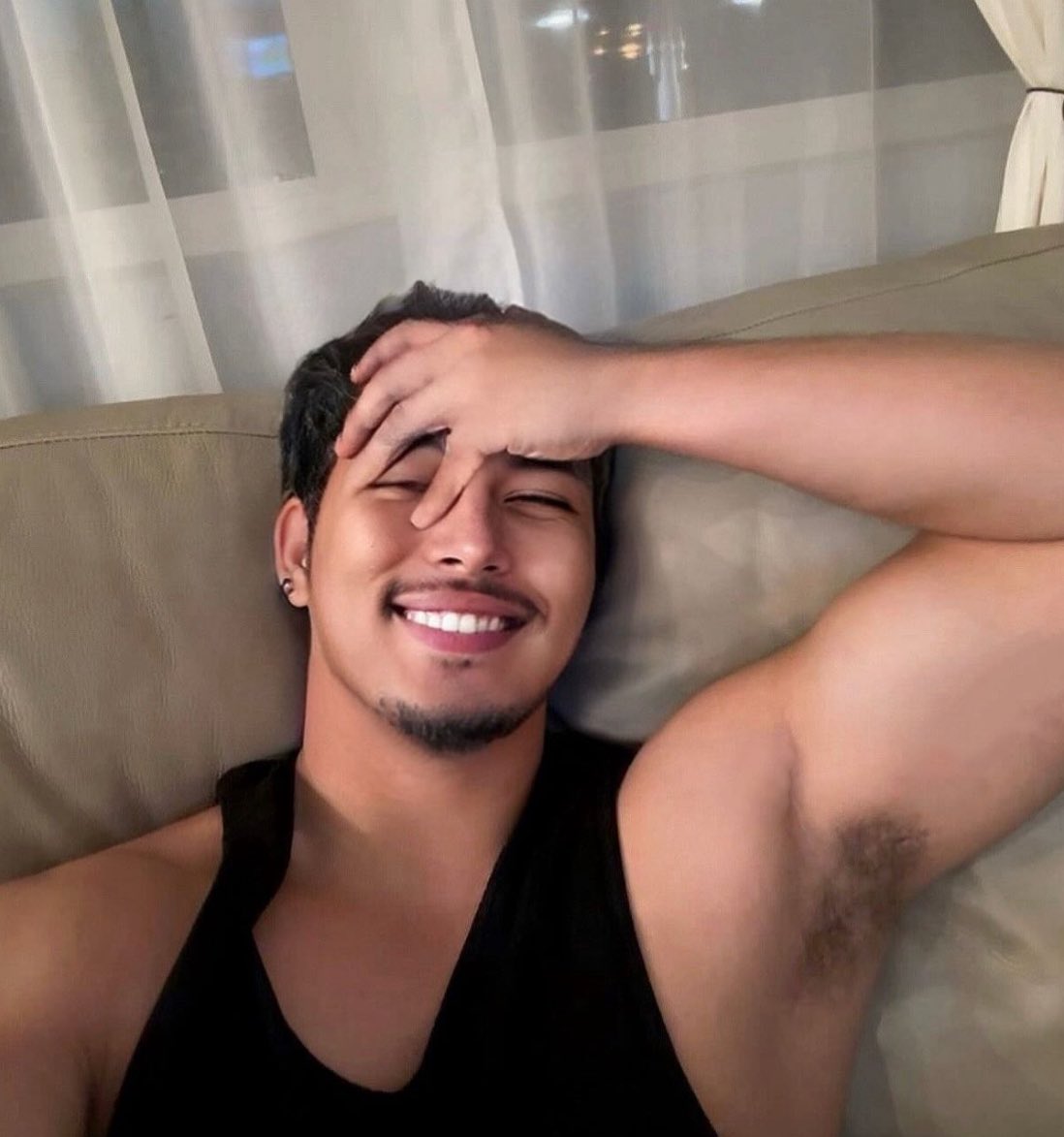 armpitgalore's tweet photo. Lick and sniff those pits!
(Picture CTTO)
#armpit #axilla #underarm #sovaco #kilikili #pits #malearmpit #fetish #hairyarmpits #maschalagnia #pheromones #sweatypits https://t.co/jCkYMzGJe4
