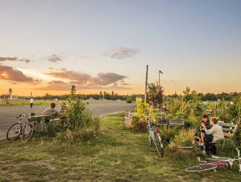 TragourmetBlog's tweet image. 🌞🇩🇪 ¿Planes para el verano? Descubre 10 experiencias imprescindibles para disfrutar Berlín al máximo: terrazas, festivales, paseos y más. 

¡No te lo pierdas! 👇   🔗 Explora aquí   #Viajes #Berlín #VeranoEnEuropa #Turismo #Escapadas