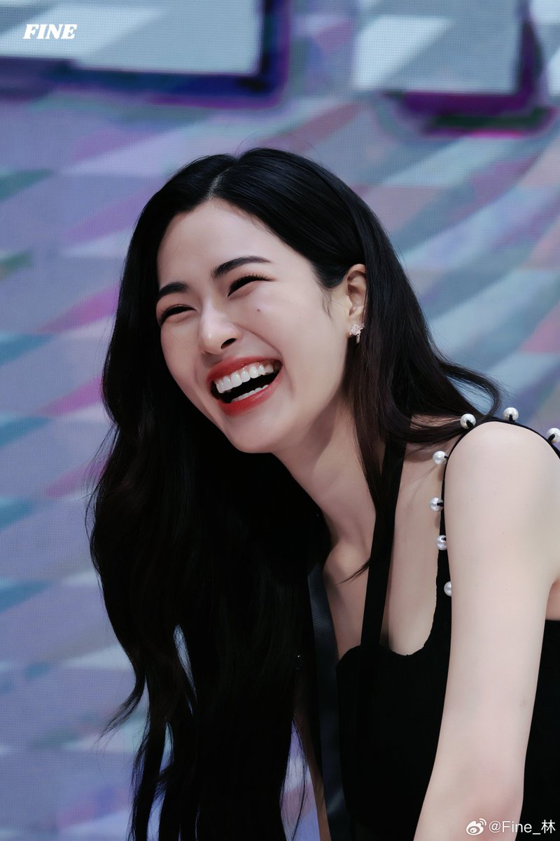 Skyskite's tweet image. 이 분 사진도 좋다 오늘 정말 행복해 보여서 마음 따땃
LINGLING MANAGER KAFELAKU
#KafelakuCoffeexLingling
#linglingkwong #หลิงหลิงคอง