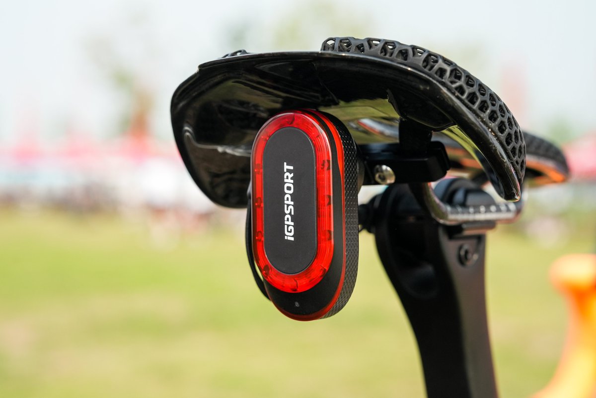 iGPSPORT_JP's tweet photo. ✨🚴♀️【iGPSPORTが描く、ペダルが生む未来】✨
「走るほどに広がる世界」——革新のテクノロジーが、あなたのライドに新しい感動を刻みます。
#iGPSPORT #BiNavi #vs1200s #SRmini #スマートライド #ロングライド #サイクリングライフ #自転車 #バイクライト #レーダーライト #サイクリング好き https://t.co/UcHM2sJ6fR