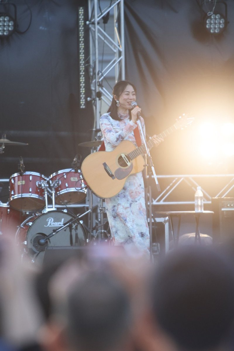 WvZmsd's tweet photo. 新開地音楽祭の初日のトリは植村花菜さん！

(ブラックミストフィルターの効果でいい感じに柔らかくなりました✨) https://t.co/f520fHzFeB