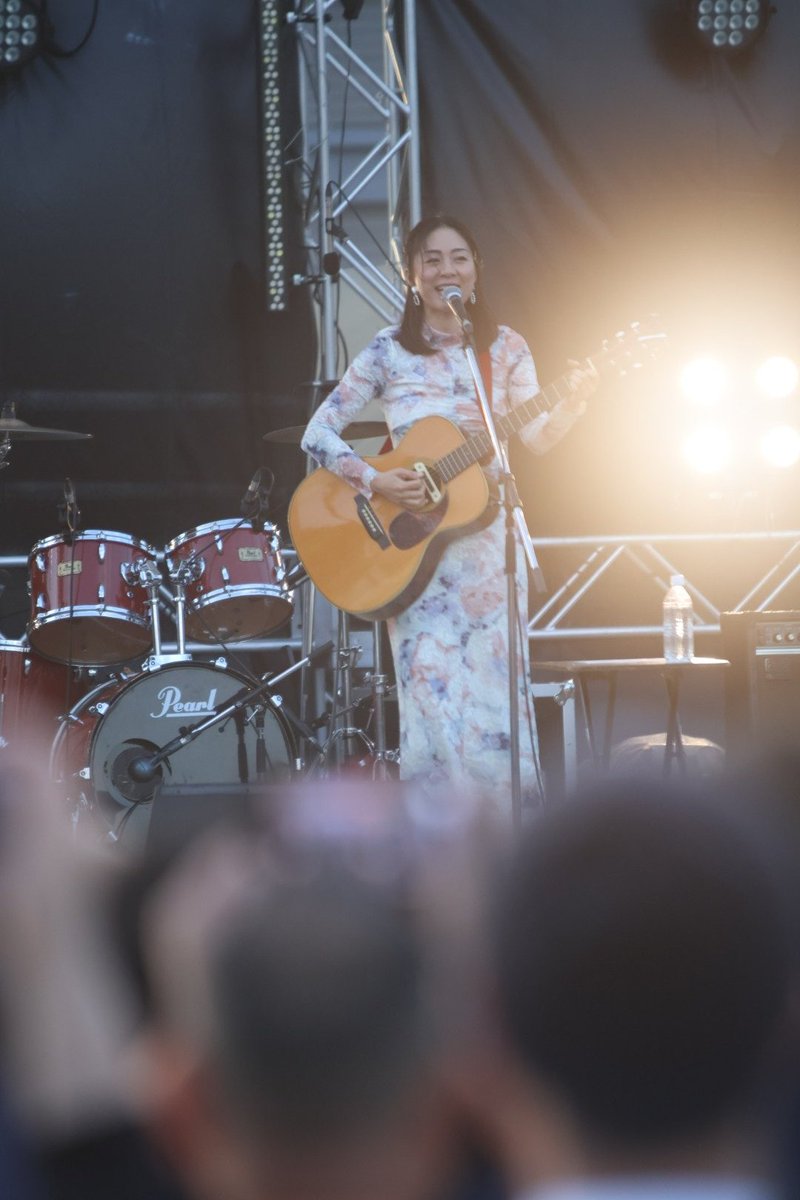 WvZmsd's tweet photo. 新開地音楽祭の初日のトリは植村花菜さん！

(ブラックミストフィルターの効果でいい感じに柔らかくなりました✨) https://t.co/f520fHzFeB