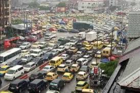 Et si l’on déplaçait la capitale vers une autre ville?
Mon choix: Kolwezi, Kisangani.

Kinshasa est invivable, Kinshasa devient de plus en plus irrécupérable…
<a href="/JeanBamanisa/">Jean Bamanisa</a> <a href="/FifiMasukaSaini/">Fifi Masuka</a>