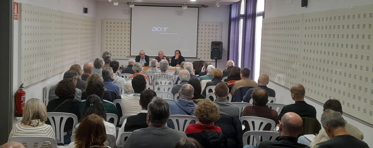ceavia_'s tweet photo. L’acte ha acollit més de vuitanta persones del món carlí i historiadors d’arreu de Catalunya i de diferents Maestrats del país. 
Les ponències s’han publicat al llibre “Mirades sobre el carlisme des del Berguedà” coord per Daniel Montañà i Josep Rafart del @ceavia_ 
#carlisme https://t.co/Z4DEYSy22u