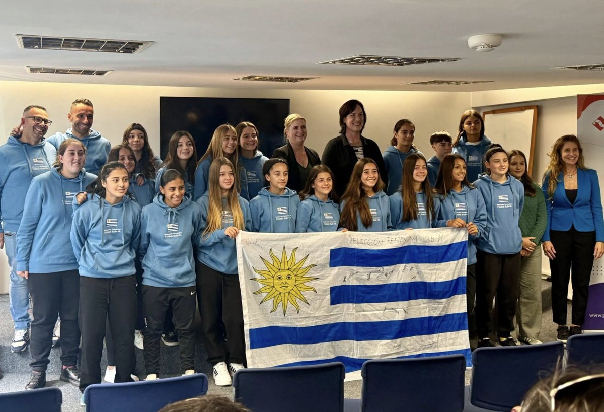 Un gran sueño, un lindo proyecto y toda la ilusión. Buenísima iniciativa financiada por el Fondo Embajada de los Estados Unidos.
Nota de <a href="/elpaisuy/">EL PAÍS</a> 
elpais.com.uy/ovacion/futbol…